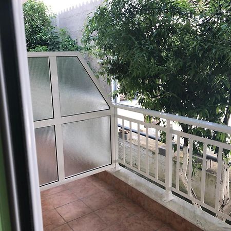 Irida Apartments Неа Скиони Стая снимка