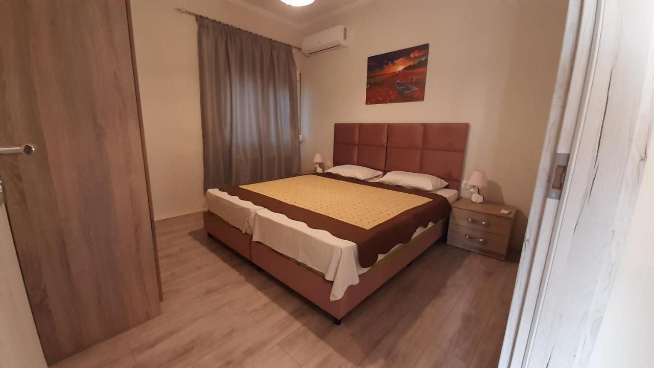 Irida Apartments Неа Скиони Екстериор снимка