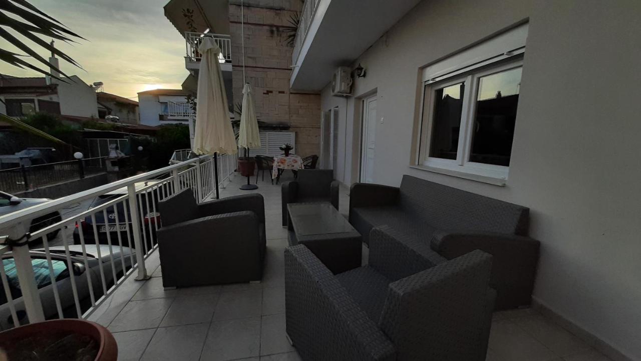 Irida Apartments Неа Скиони Екстериор снимка