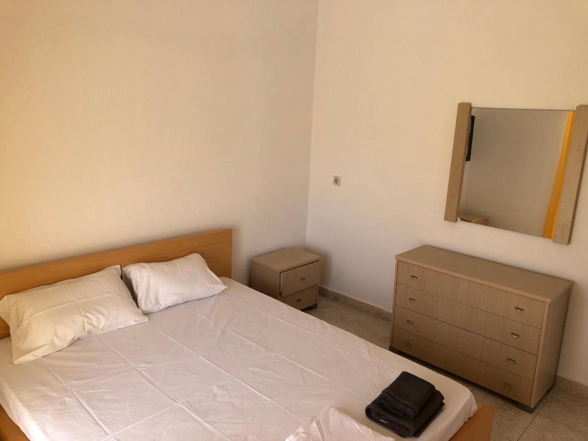 Irida Apartments Неа Скиони Екстериор снимка