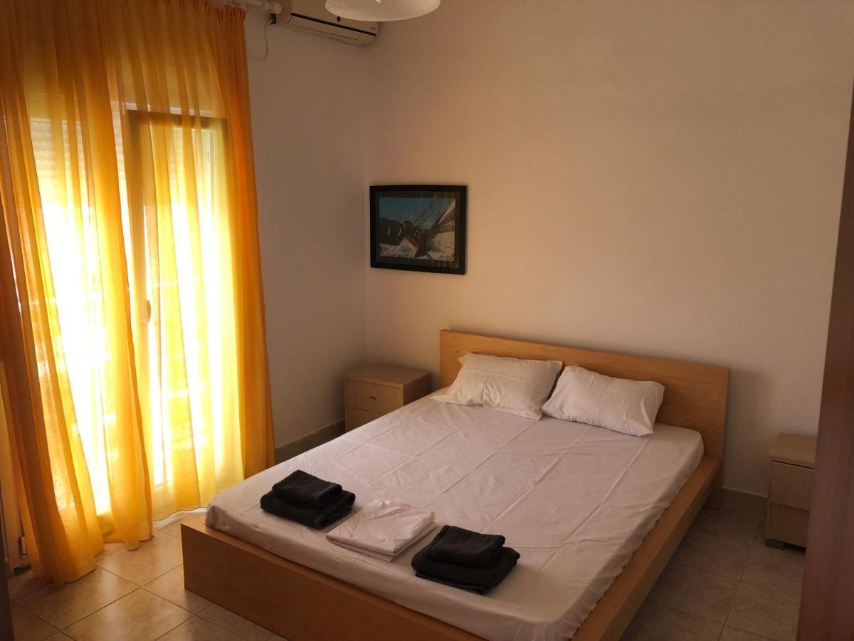 Irida Apartments Неа Скиони Екстериор снимка