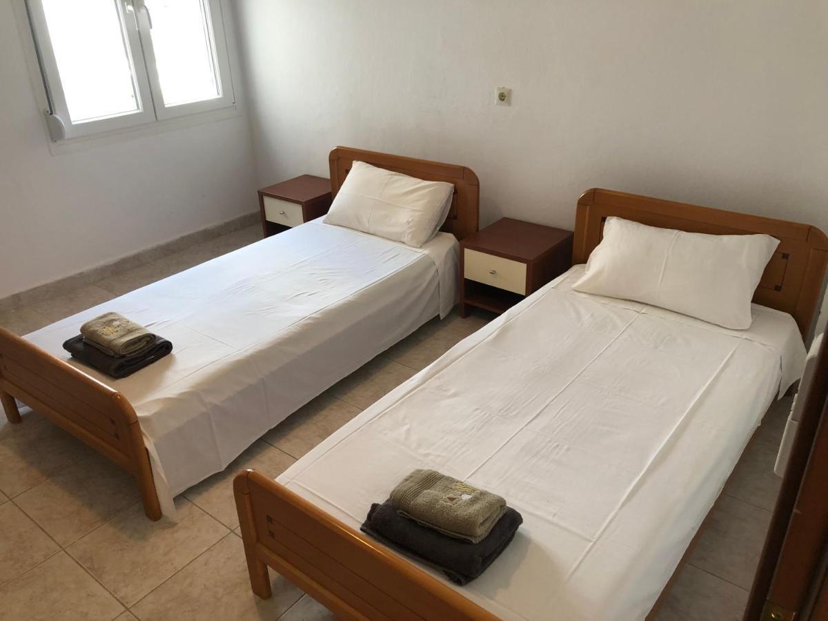 Irida Apartments Неа Скиони Екстериор снимка